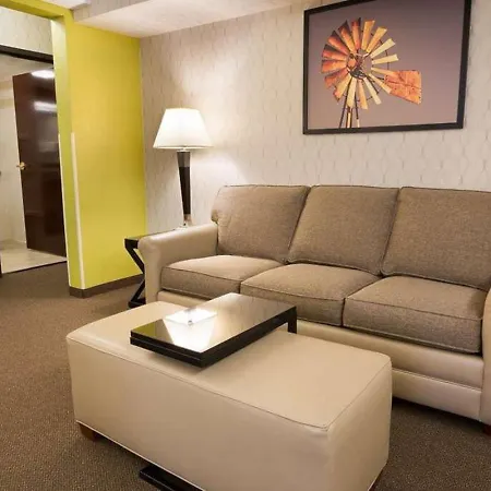 休斯顿糖业地产Heritage Inn Suites，Wyndham商标外部照片