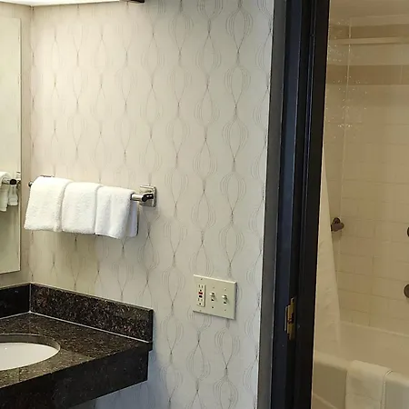 休斯顿糖业地产Heritage Inn Suites，Wyndham商标外部照片
