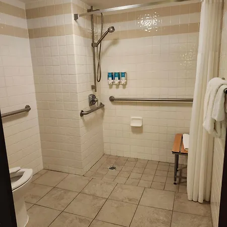 休斯顿糖业地产Heritage Inn Suites，Wyndham商标外部照片