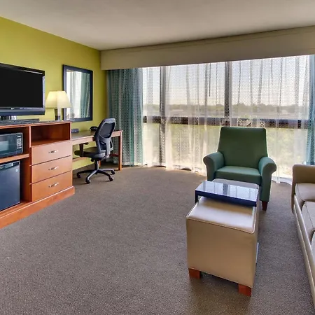 休斯顿糖业地产Heritage Inn Suites，Wyndham商标外部照片