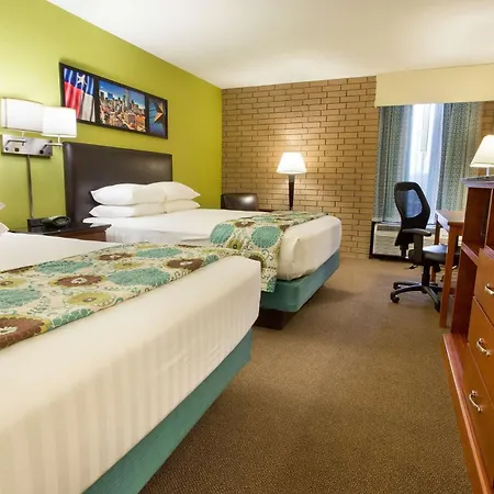 休斯顿糖业地产Heritage Inn Suites，Wyndham商标外部照片